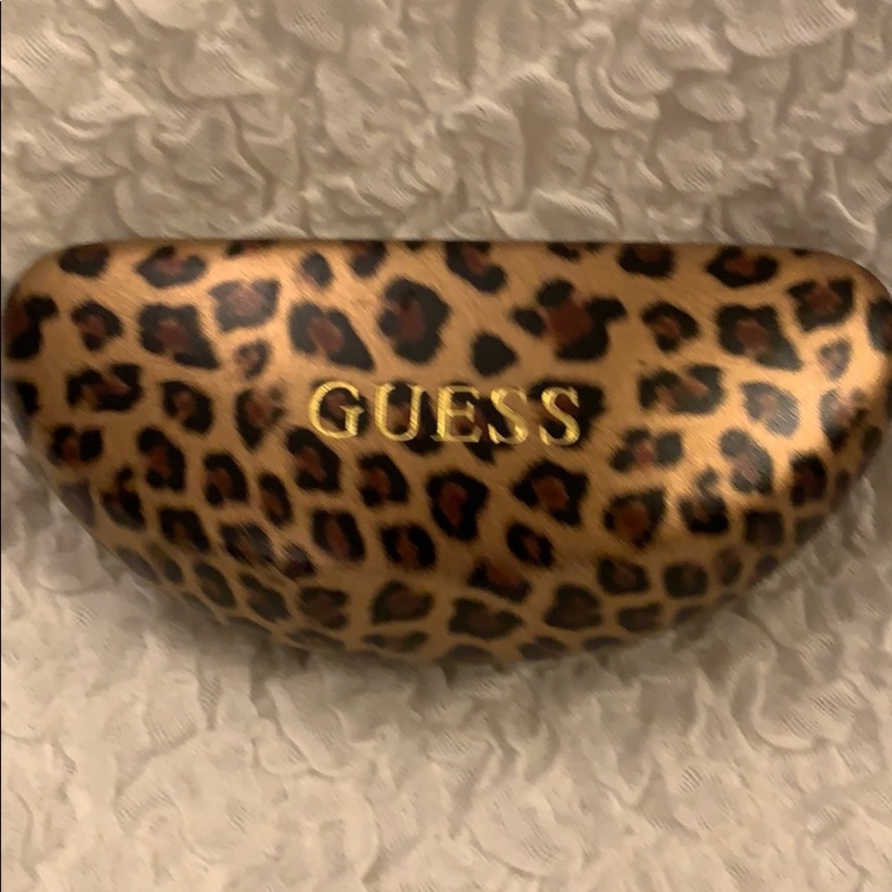GUESS Hard Case Glasses